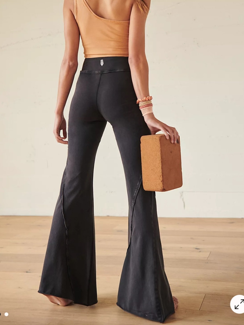 Free People FP Movement Hot Shot Kick Flares Pull on pants Faded Black Sz Large